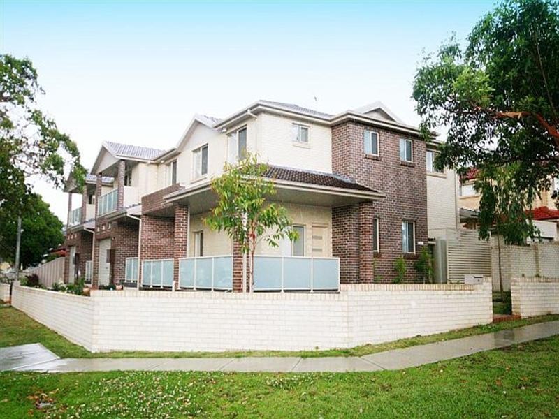 51 Tompson Road, Panania NSW 2213