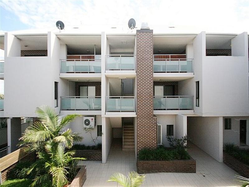 6/16-18 Boronia Road, Greenacre NSW 2190