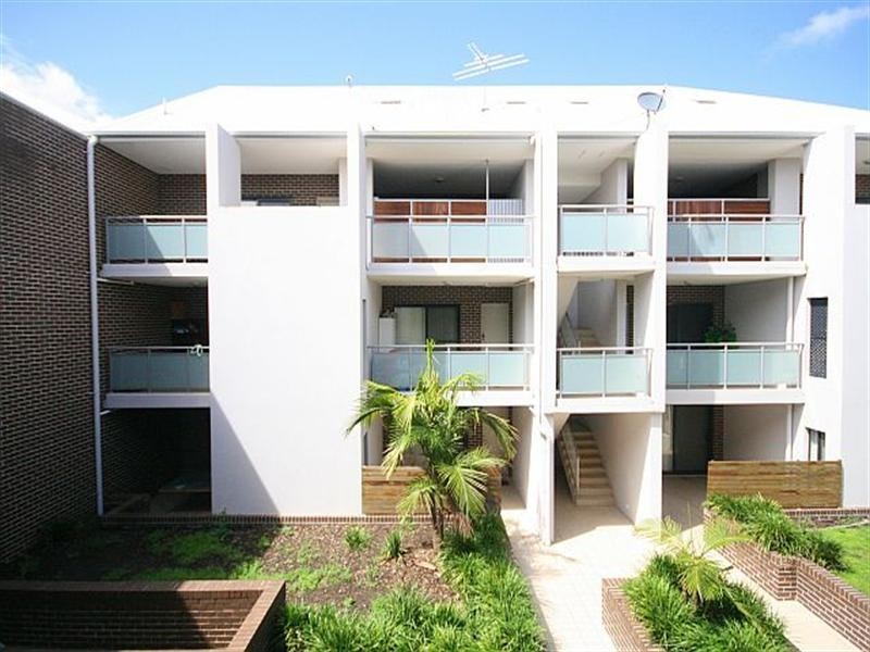 12/16-18 Boronia Road, Greenacre NSW 2190