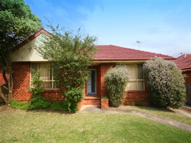 9 Moller Avenue, Birrong NSW 2143