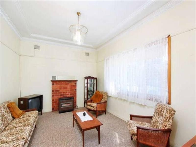 28 Henry Street, Punchbowl NSW 2196