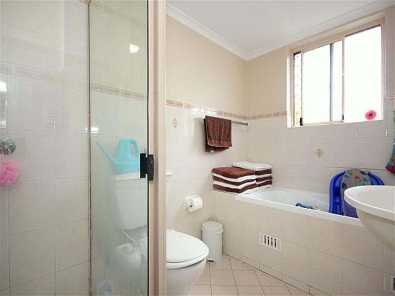 2/142 Meredith Street, Bankstown NSW 2200
