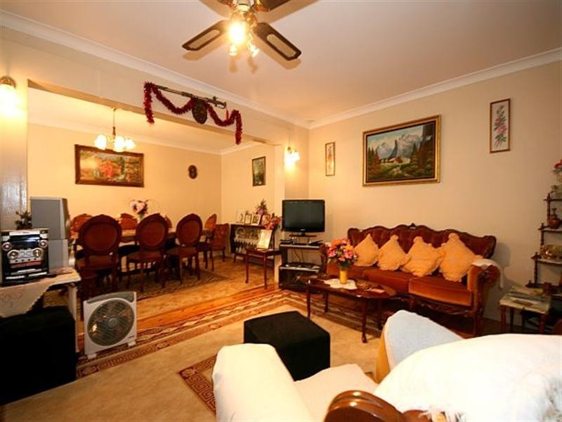 66 Caroline Crescent, Georges Hall NSW 2198