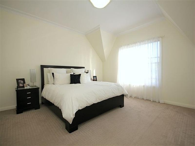 5 Yvonne Crescent, Georges Hall NSW 2198