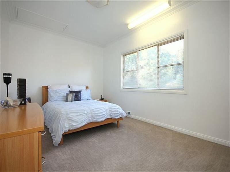 5 Yvonne Crescent, Georges Hall NSW 2198