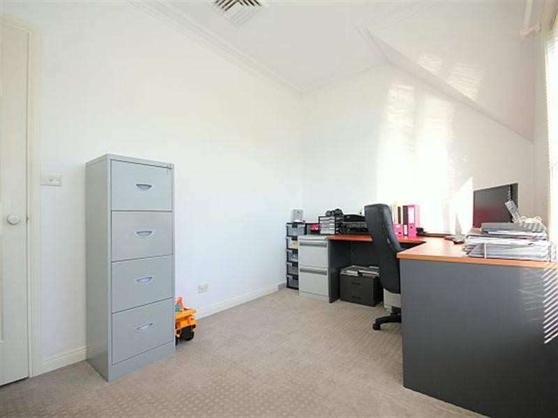 5 Yvonne Crescent, Georges Hall NSW 2198