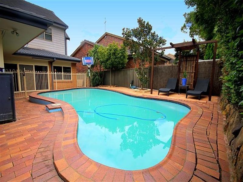 5 Yvonne Crescent, Georges Hall NSW 2198