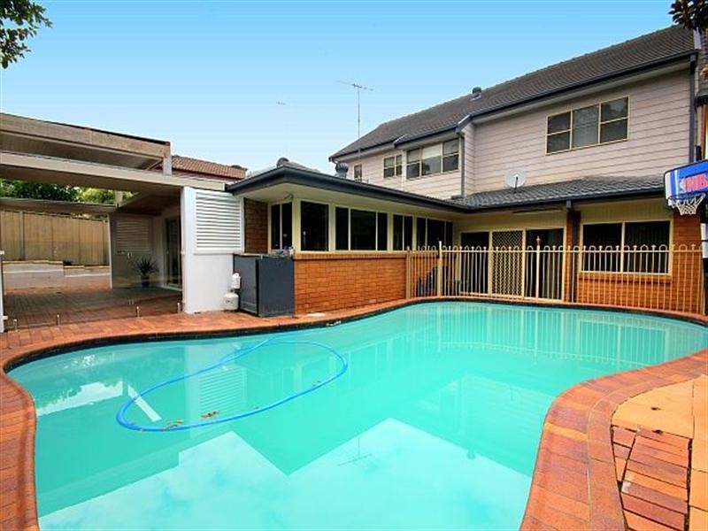 5 Yvonne Crescent, Georges Hall NSW 2198