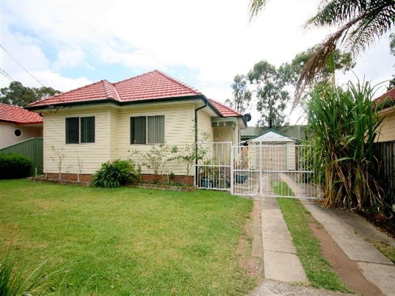 9 Carrington Street, Revesby NSW 2212
