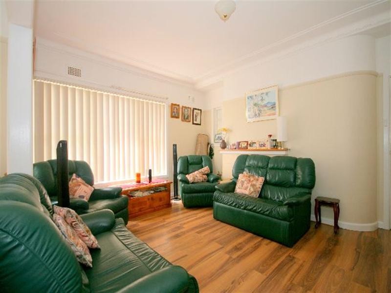 9 Carrington Street, Revesby NSW 2212