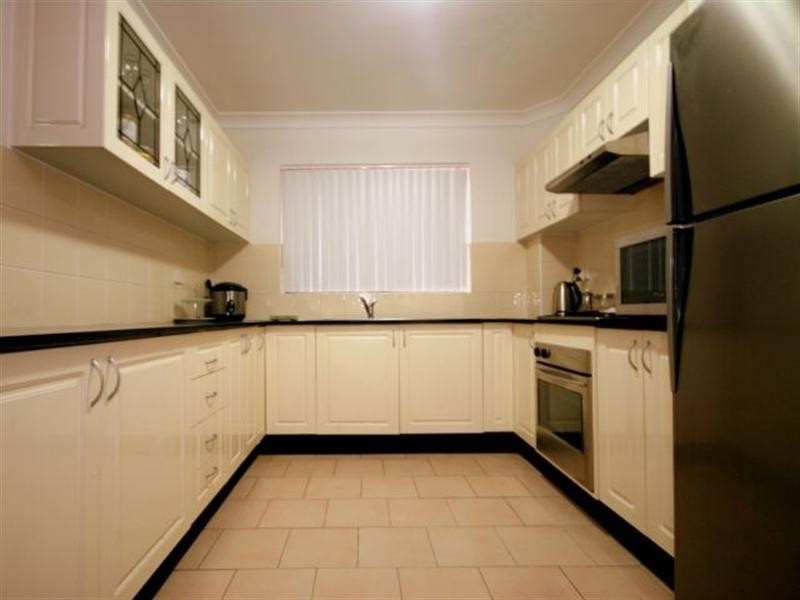 2/21 Weigand Avenue, Bankstown NSW 2200