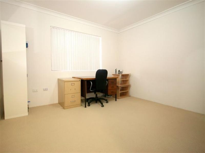 2/21 Weigand Avenue, Bankstown NSW 2200