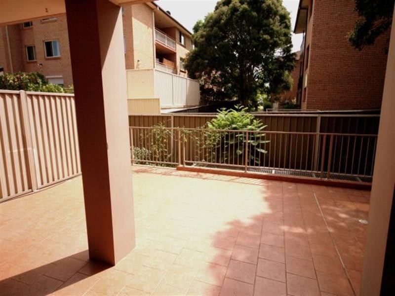 2/21 Weigand Avenue, Bankstown NSW 2200