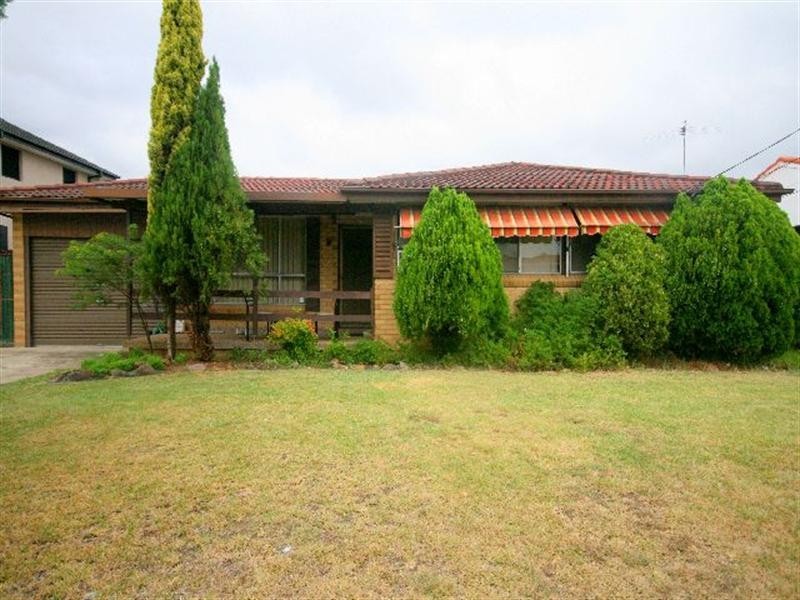 7 Glenbrook Crescent, Georges Hall NSW 2198