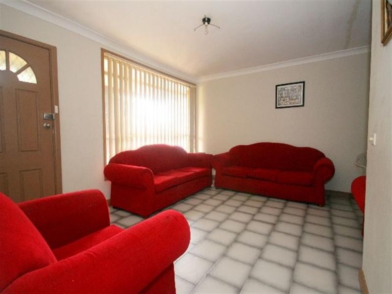 7 Glenbrook Crescent, Georges Hall NSW 2198