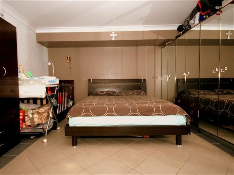 23 Rex Road, Georges Hall NSW 2198