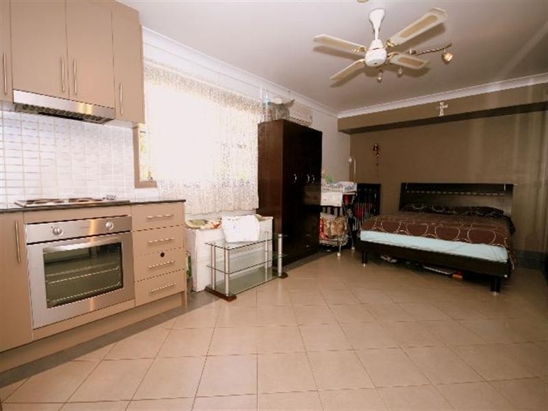 23 Rex Road, Georges Hall NSW 2198