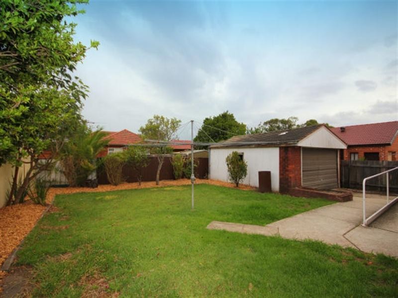 13 Moller Avenue, Birrong NSW 2143