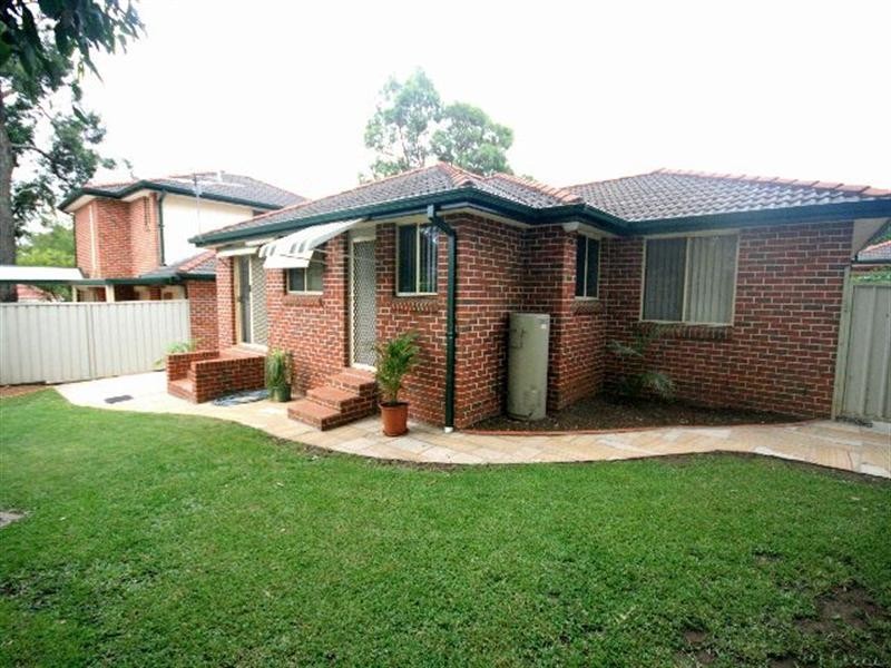 2/49 Batt Street, Sefton NSW 2162