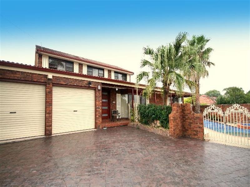 3 Salamander Place, Mount Lewis NSW 2190