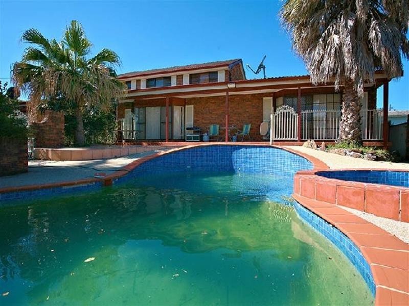 3 Salamander Place, Mount Lewis NSW 2190