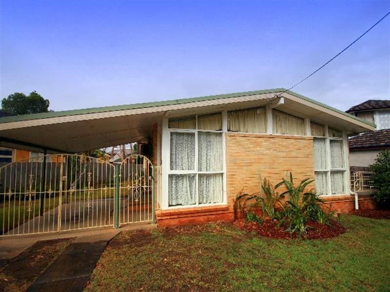 2 Dooley Avenue, Bass Hill NSW 2197