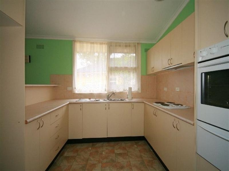 2 Dooley Avenue, Bass Hill NSW 2197