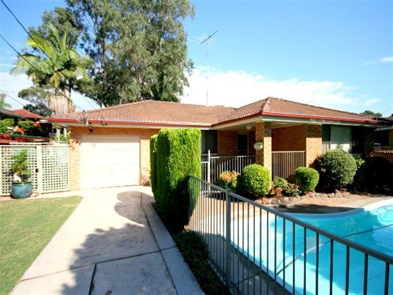 1 Harden Crescent, Georges Hall NSW 2198