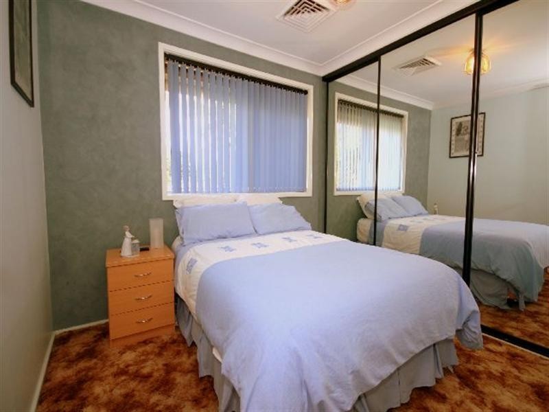 1 Harden Crescent, Georges Hall NSW 2198