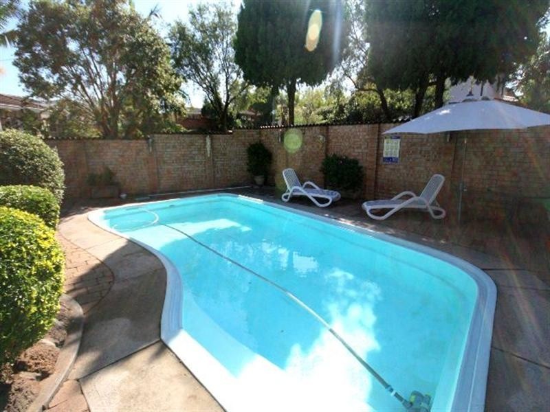 1 Harden Crescent, Georges Hall NSW 2198