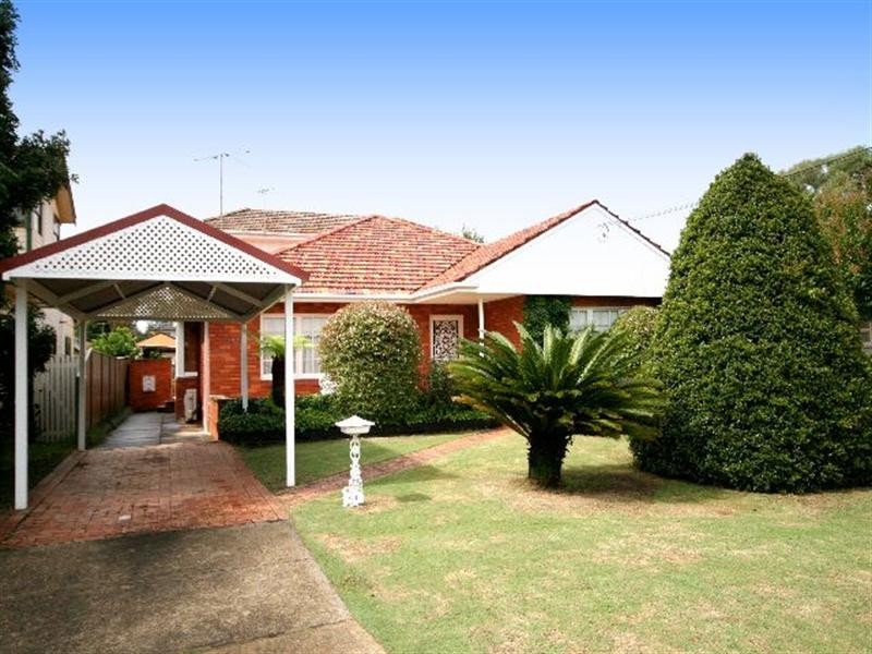 41 McCrossin Avenue, Birrong NSW 2143