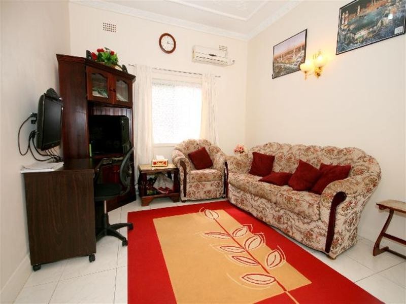 37 Reynolds Avenue, Bankstown NSW 2200