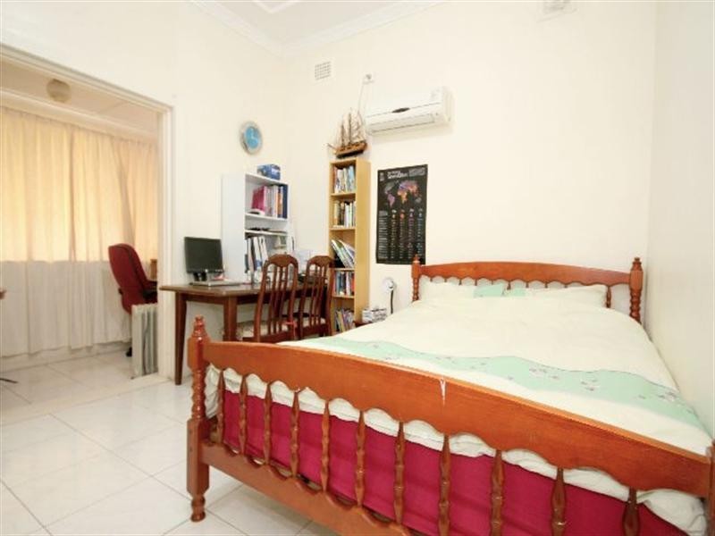 37 Reynolds Avenue, Bankstown NSW 2200