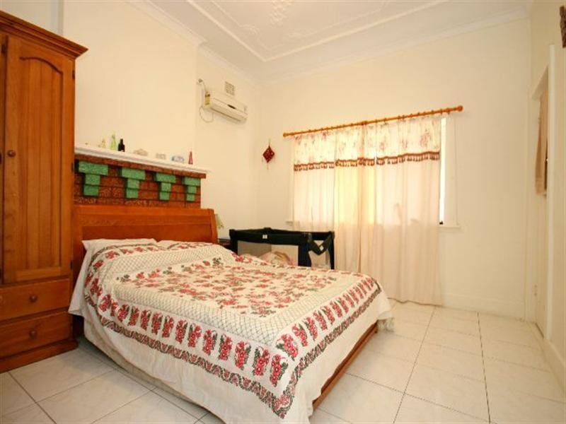 37 Reynolds Avenue, Bankstown NSW 2200