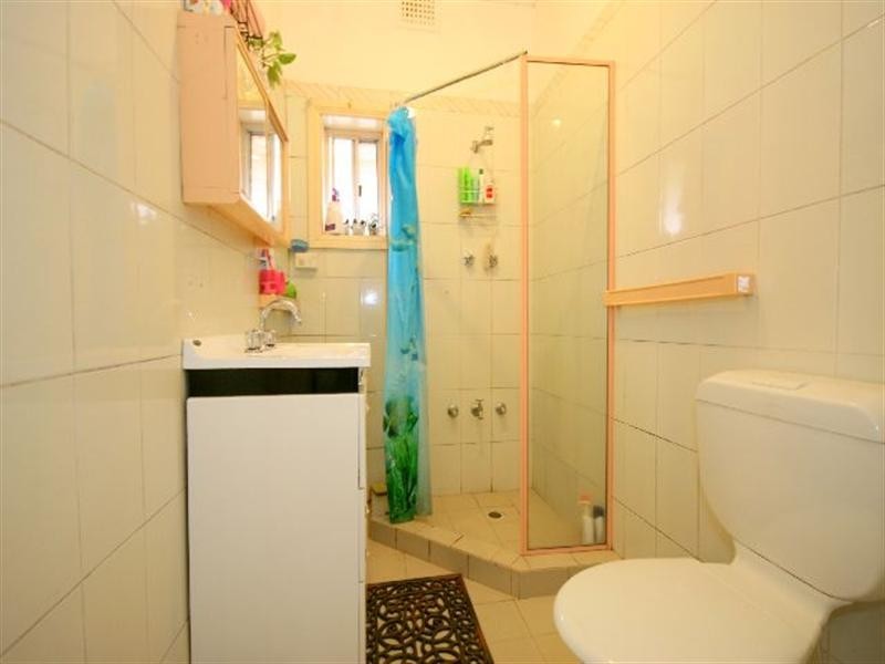 37 Reynolds Avenue, Bankstown NSW 2200