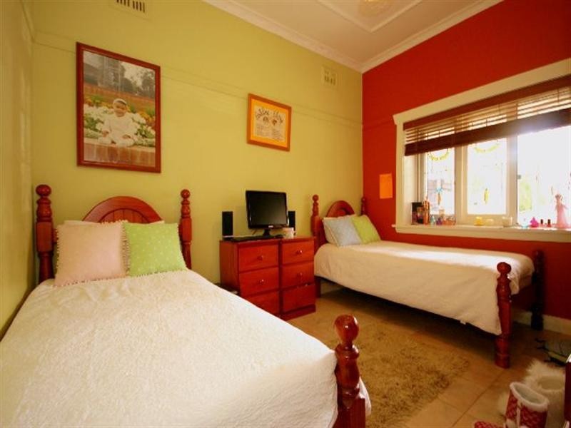 2 Griffiths Avenue, Punchbowl NSW 2196