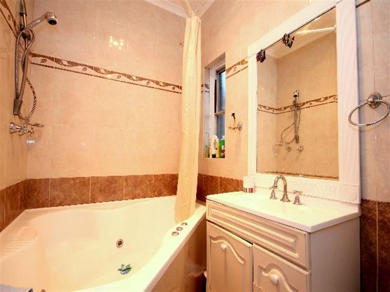 164 Hillcrest Avenue, Mount Lewis NSW 2190