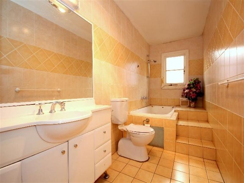 11 Colin Street, Lakemba NSW 2195