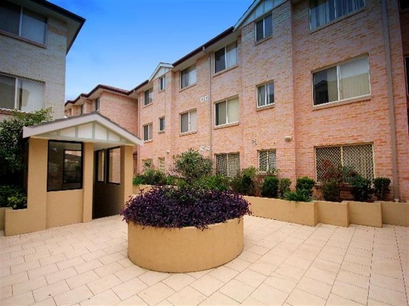32/21-27 Amy Street, Regents Park NSW 2143