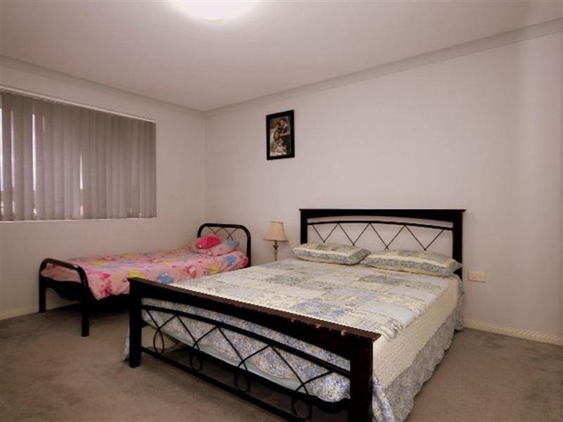 32/21-27 Amy Street, Regents Park NSW 2143