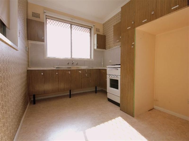 10 Pobje Avenue, Birrong NSW 2143