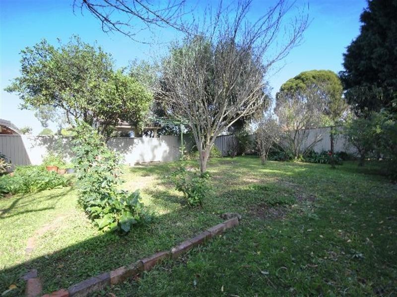 10 Pobje Avenue, Birrong NSW 2143