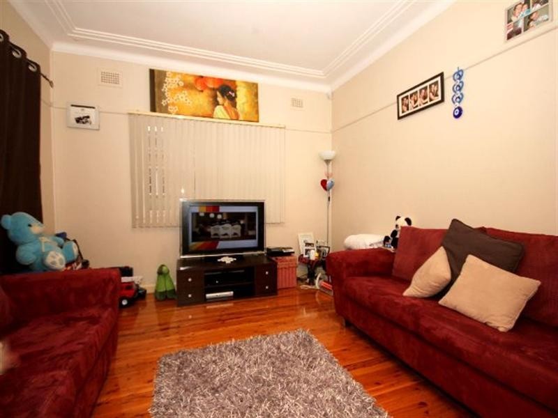 53 Hill Road, Birrong NSW 2143