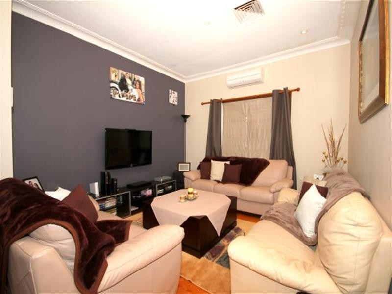 34 Haig Avenue, Georges Hall NSW 2198