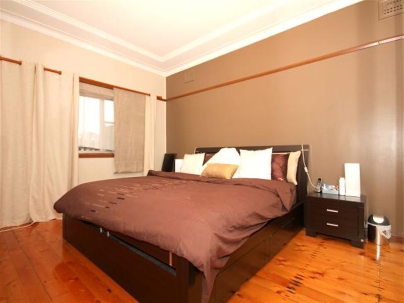 34 Haig Avenue, Georges Hall NSW 2198