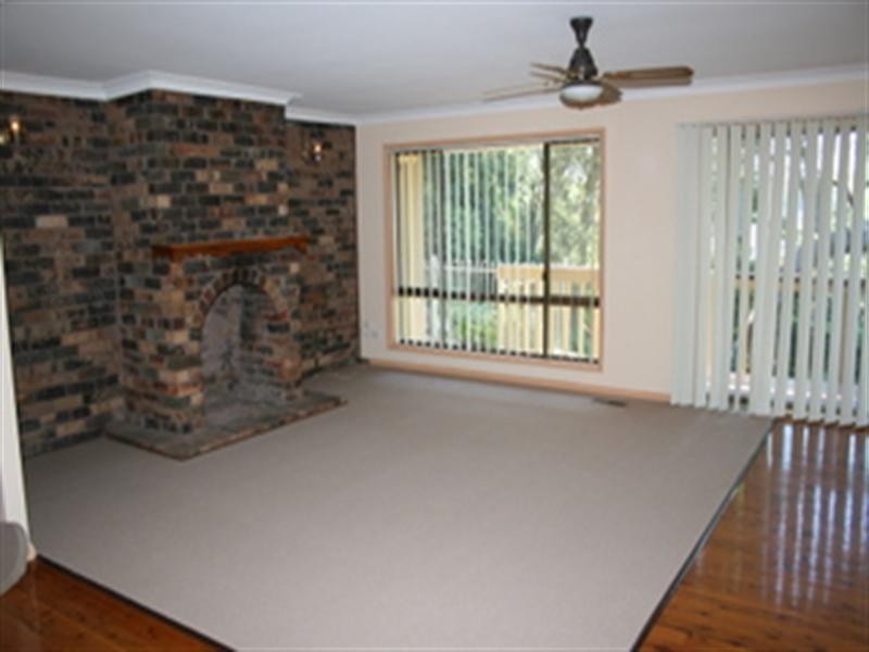 2 Clough Avenue, Illawong NSW 2234