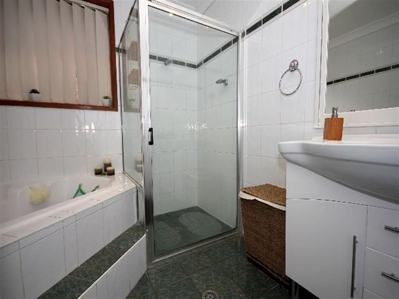 96 Flinders Road, Georges Hall NSW 2198