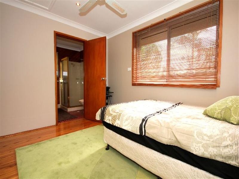 96 Flinders Road, Georges Hall NSW 2198