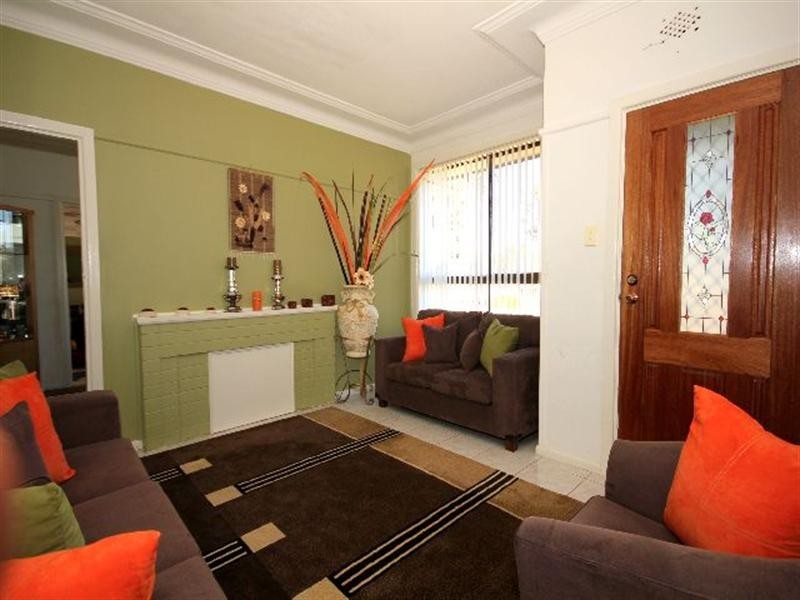 14 Lowana Street, Villawood NSW 2163