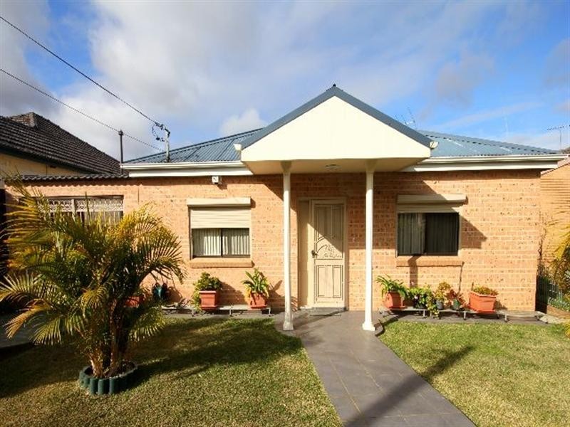 83 Highview Avenue, Greenacre NSW 2190